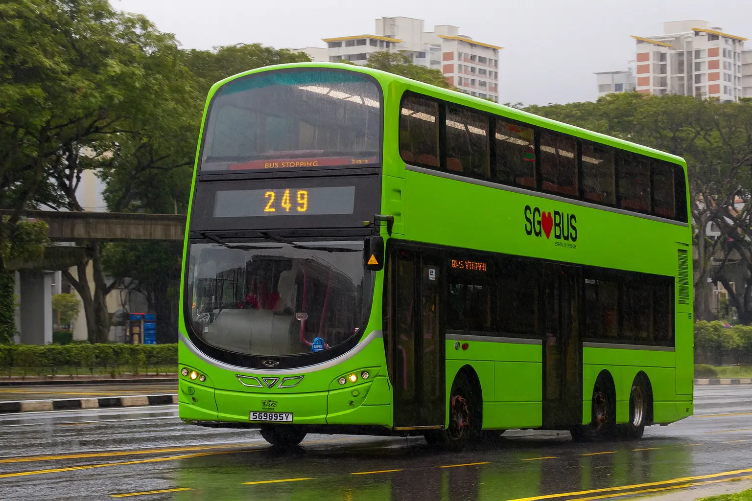 naik bus singapore