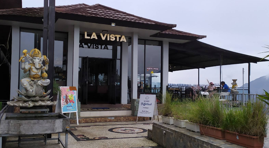 La Vista Coffee & Roastery hal unik di kintamani, makan di cafe diatas awan