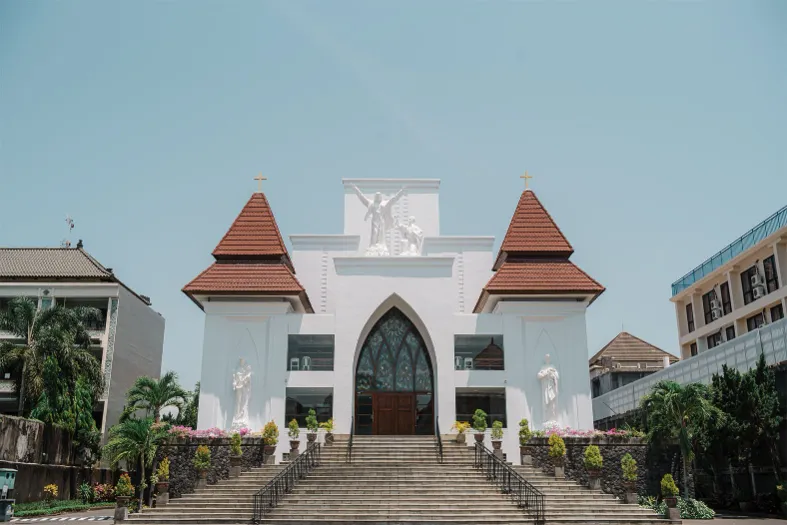 Gereja Katolik Santo Fransiskus Xaverius Gereja Katolik Santo Fransiskus Xaverius Kuta Tampak Depan