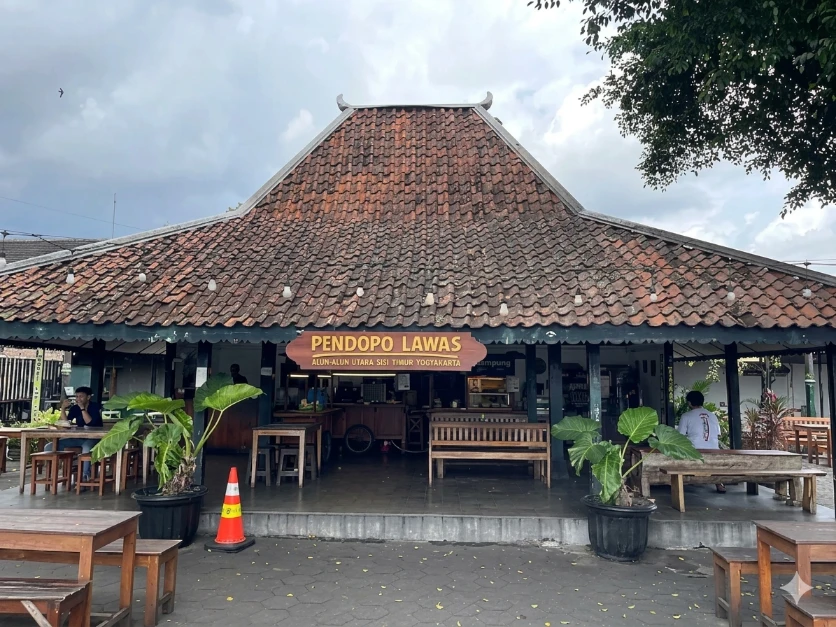angkringan pendopo lawas jogja angkringan pendopo lawas tampak depan