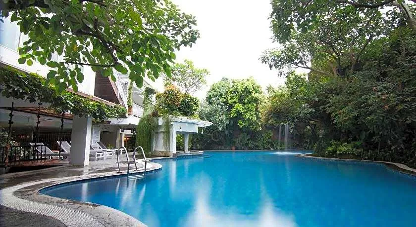 kolam renang hotel jambuluwuk malioboro jogja kolam renang hotel jambuluwuk malioboro jogja