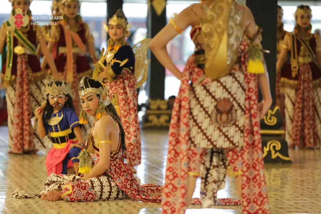 pentas sringanti di keraton jogja