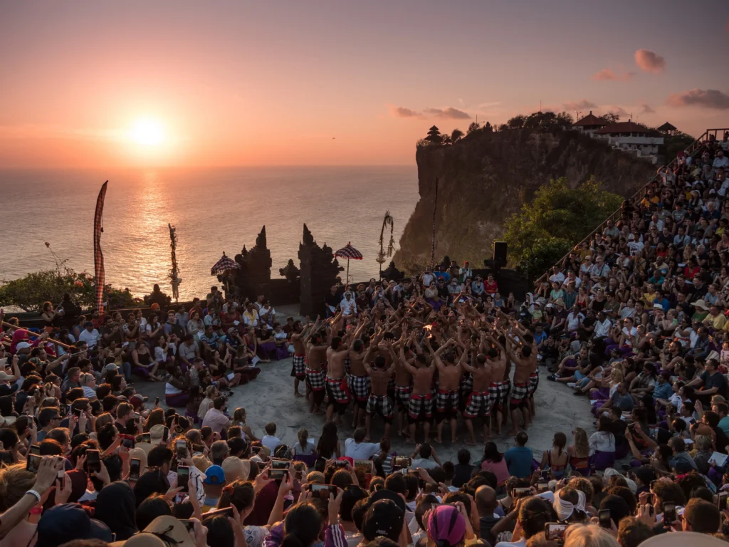 Tari Kecak Tari kecak di Uluwatu