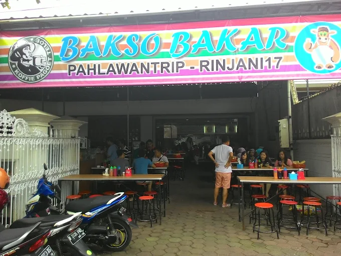 bakso bakar pahlawan trip atau babatrip tampak depan