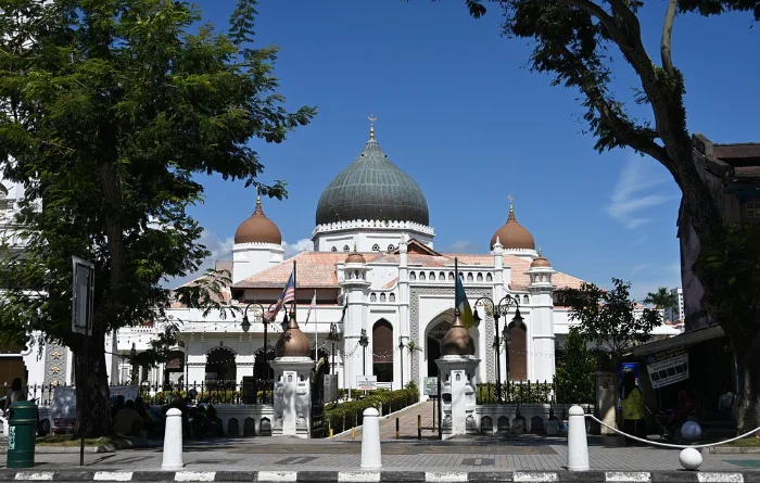 masjid kapitan keling tampak depan