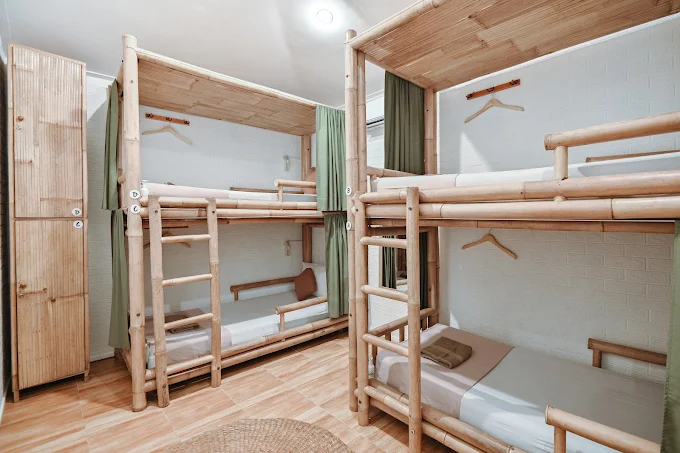 dormitory berisi 2 bunk bed di penginapan snooze jogja