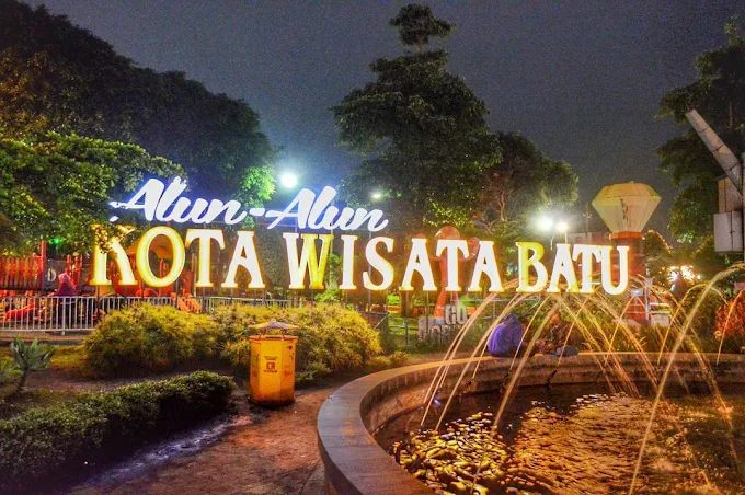 alun-alun kota batu tampak depan