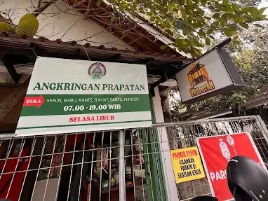 angkringan prapatan sekitar palagan jogja tampak depan