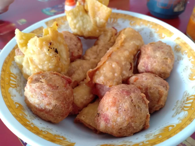 bakso goreng dan siomay goreng di bakso pak samut malang
