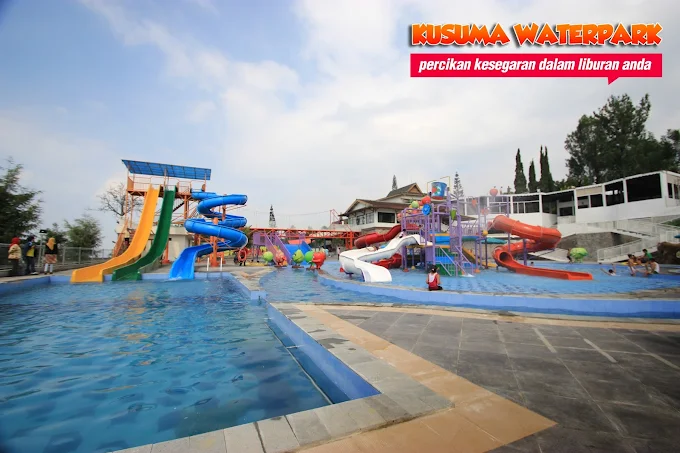 tampak dalam area kolam renang kusuma waterpark malang
