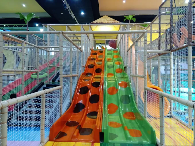 malang smart arena wahana perosotan