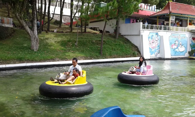 taman rekreasi sengkaling wahana perahu ban