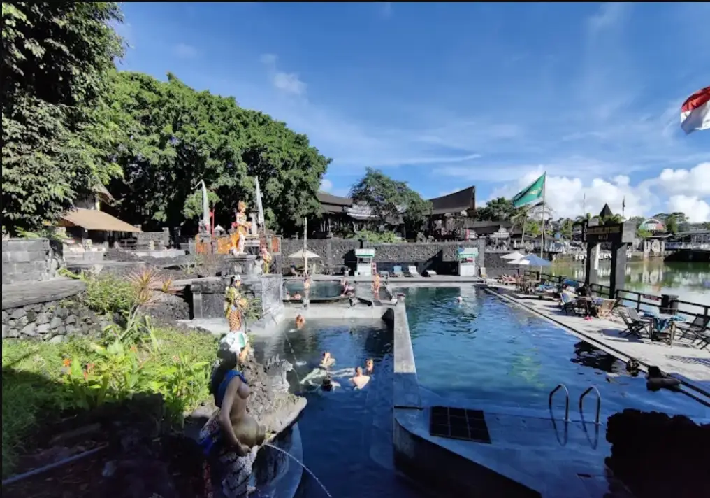 Pemandian Air Panas Alami - Toya Devasya dan Batur Natural Hot Spring