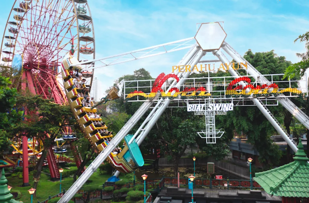 dufan ancol jakarta. ada wahana koro-koro, bianglala. cocok untuk liburan keluarga