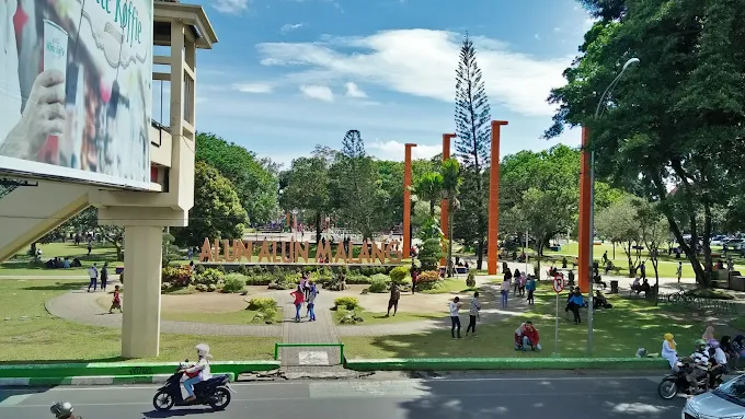 alun alun malang tampak atas dari sarinah