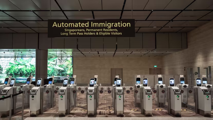 auto gate bandara changi