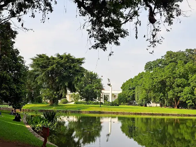 danau gunting di kebun raya bogor