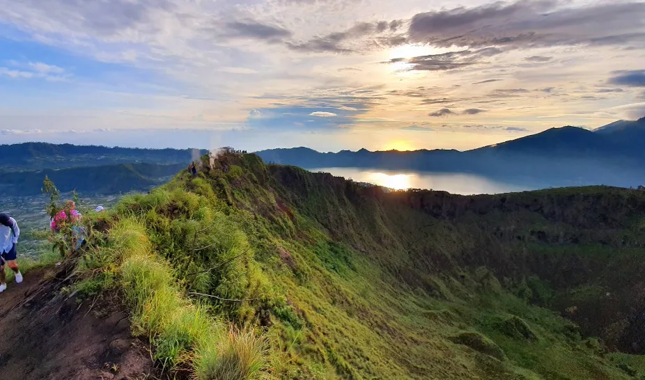Sunrise Trekking Gunung Batur