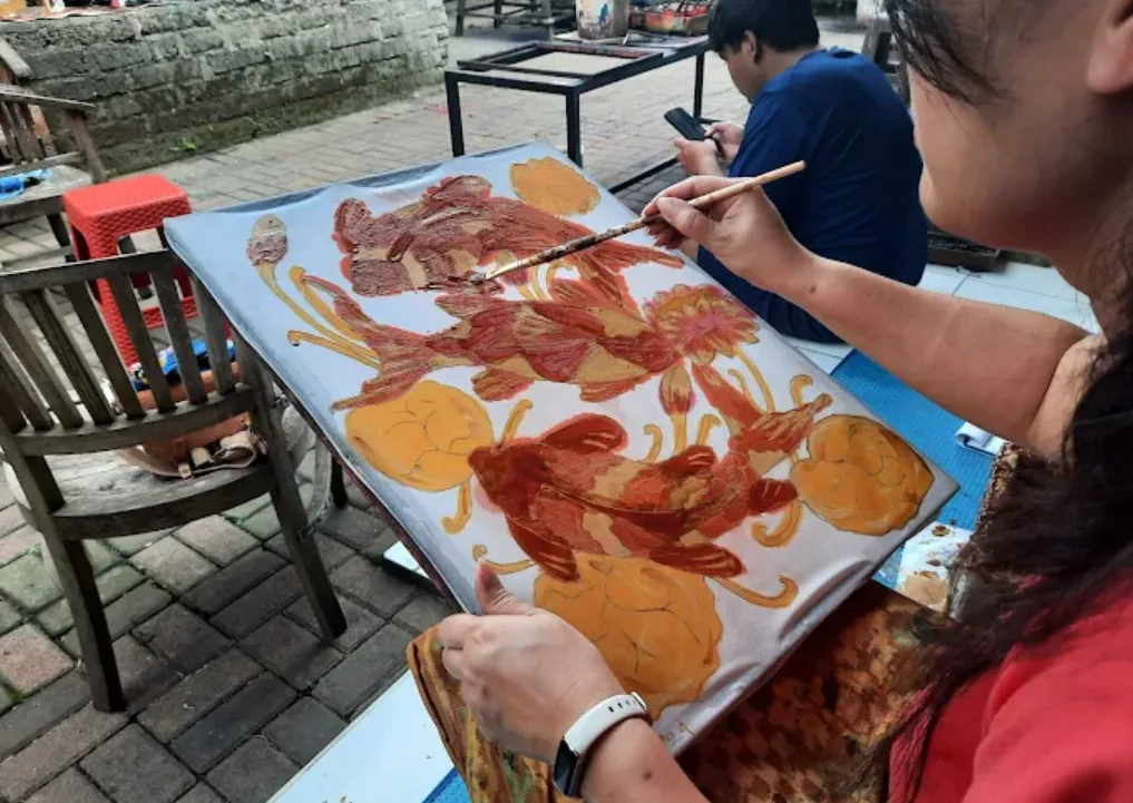 Kelas Melukis Batik