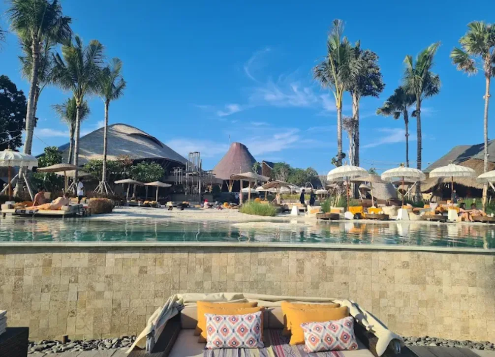 mari beach club