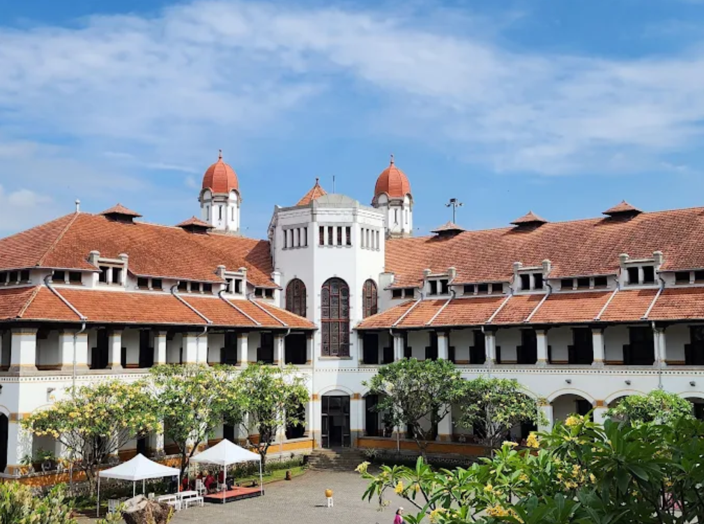 megahnya gedung lawang sewu, tampak depan
