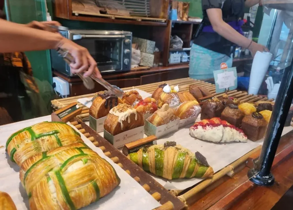 sarapan croissant di seminyak