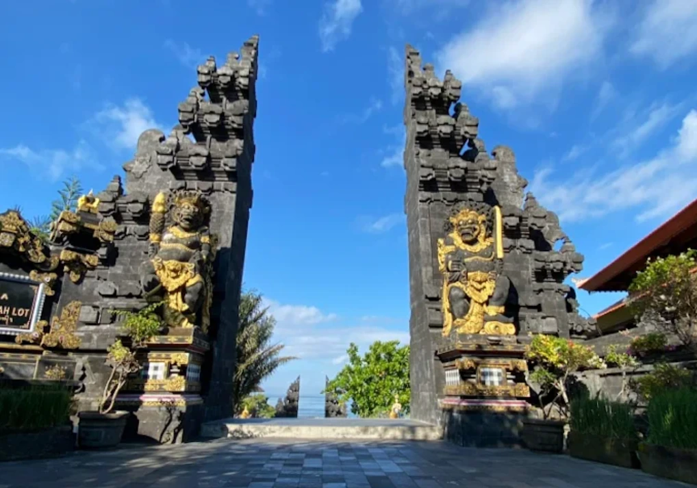 pura tanah lot