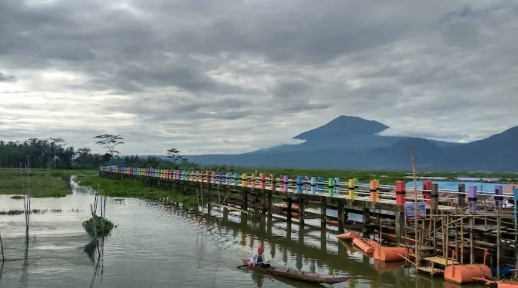 foto Rawa Pening (Jembatan Biru Tuntang)
