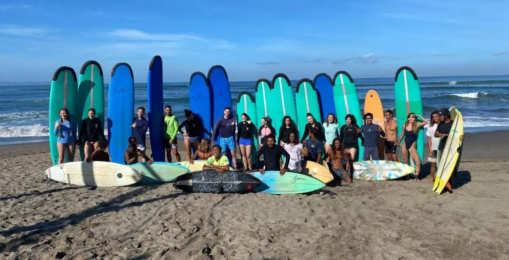 surfing di bali aman untuk pemula