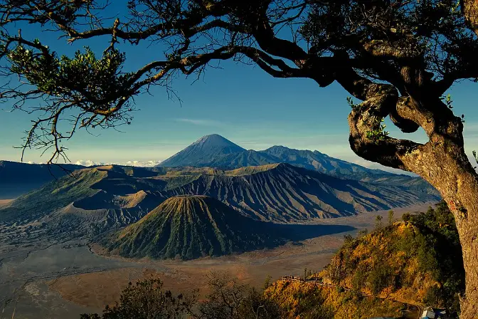 pemandangan taman nasional bromo tengger semeru malang