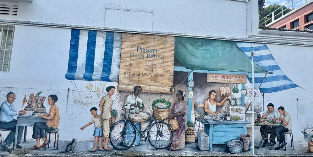 Menjelajahi Lorong Estetik dan Mural Karya Yip Yew Chong