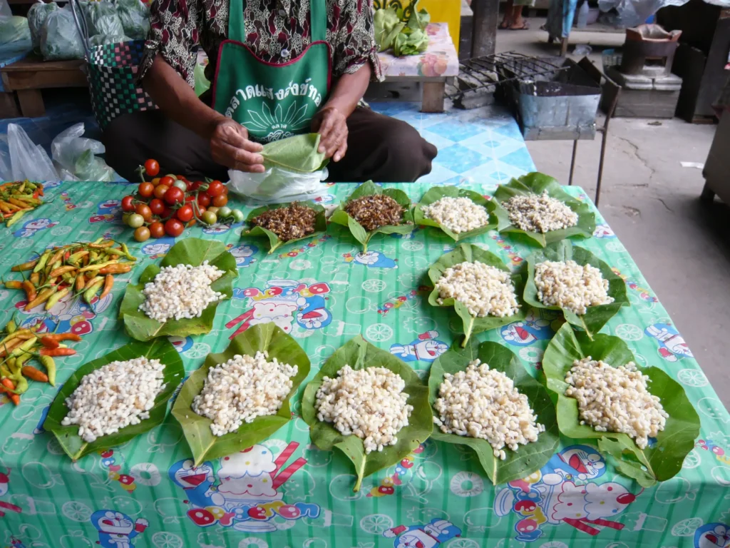 Khai Mod Daeng, yaitu Telur Semut Rangrang