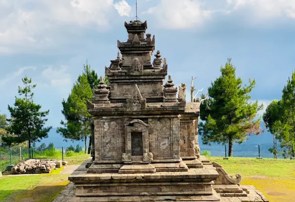 foto salah satu candi gedong songo