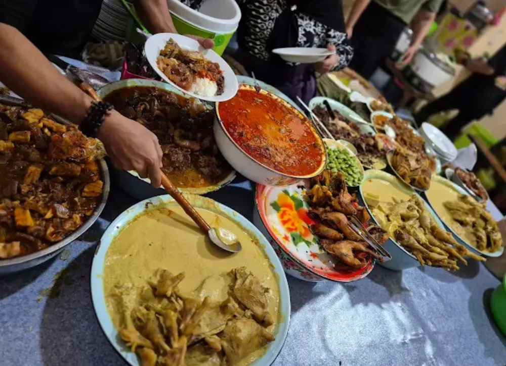 foto warung makan mbak tum di semarang. foto kuliner malam di semarang
