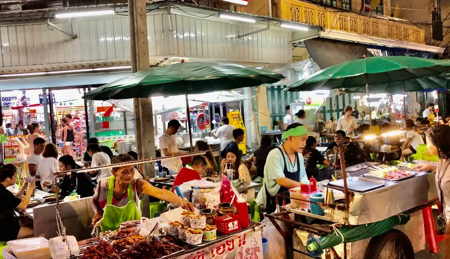 Khao San Road street food di bangkok thailand