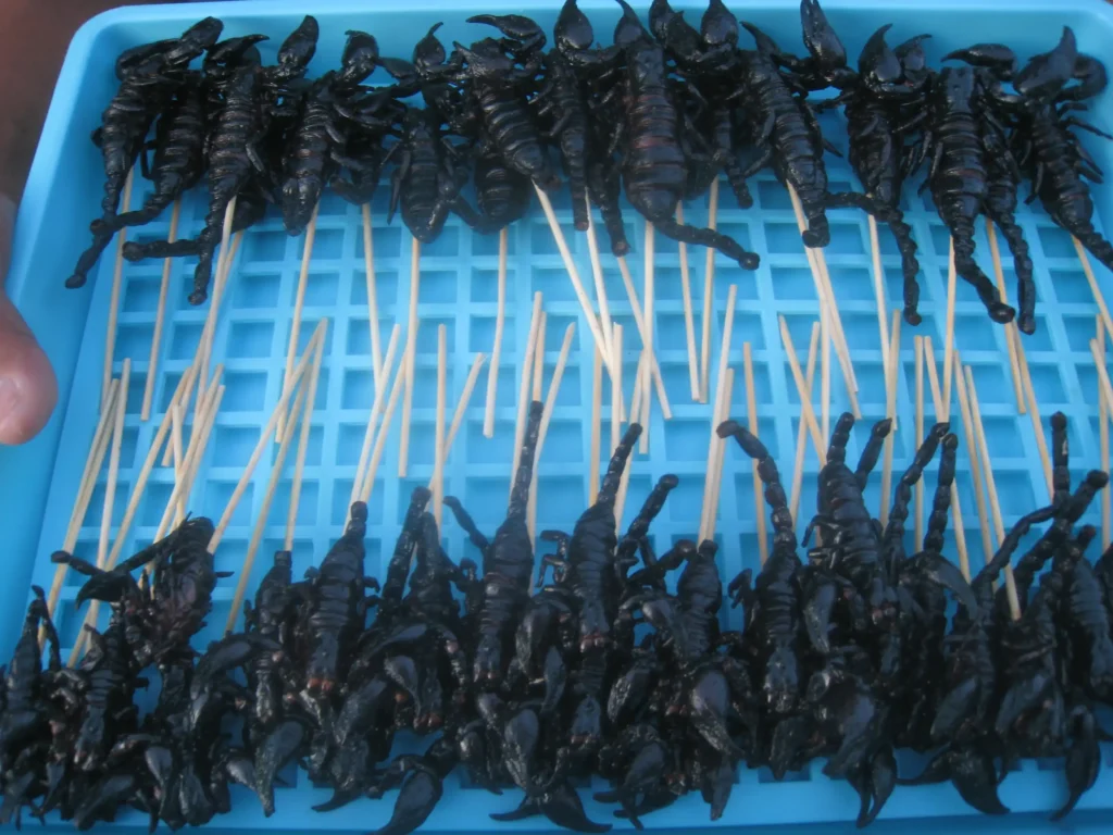 Maeng Pong atau Kalajengking Goreng