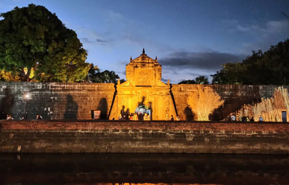 Fort Santiago - Belajar Sejarah Filipina di Benteng Berusia Ratusan Tahun